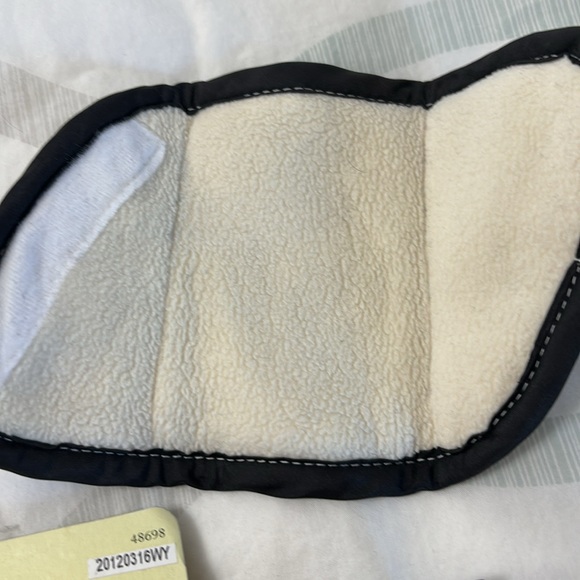 Car seat comfort straps and Cling Sun Shade - Picture 3 of 3